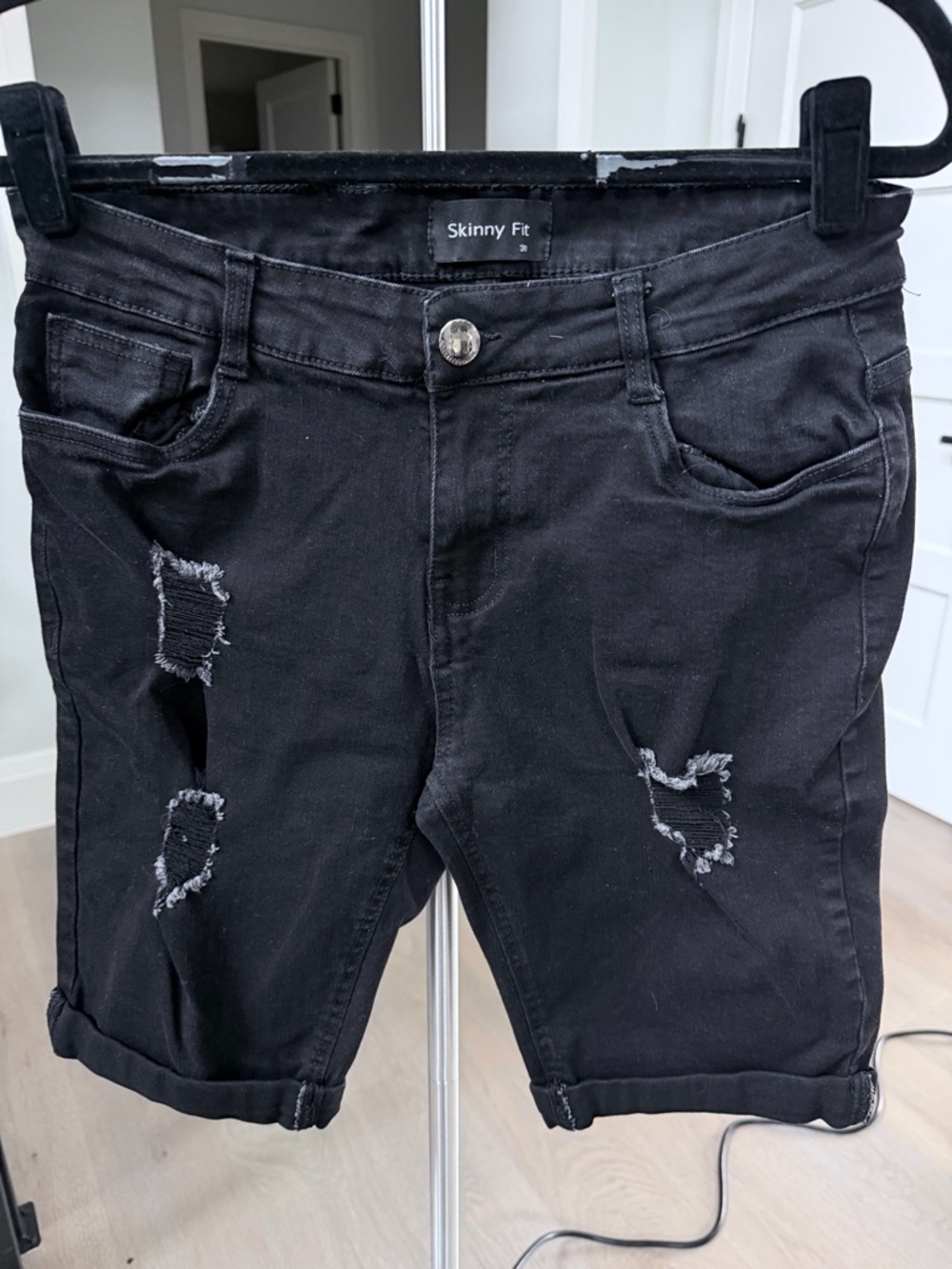 Express Men’s Black Distressed Skinny Fit Denim Bermuda Shorts size 30
